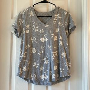 Old Navy Everywear Floral Tee - Medium